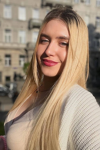 ID: 2405376,  Valeriia, 26