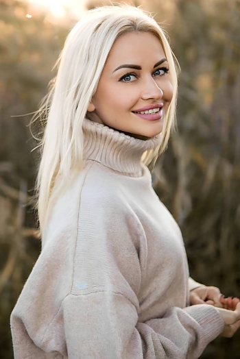 ID: 2405428,  Liudmila, 42