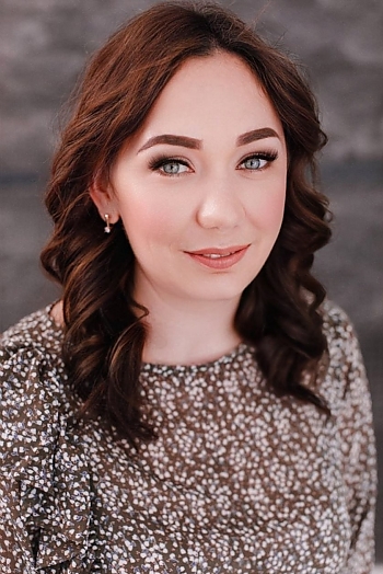 ID: 2405610,  Vira, 34