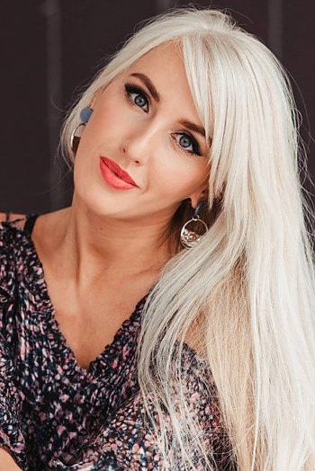 ID: 2405868,  Vladlena, 41