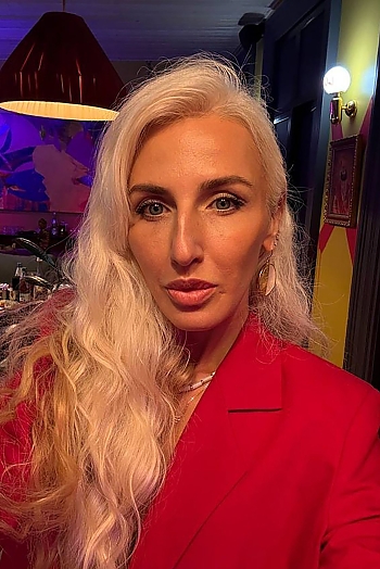 ID: 2405868,  Vladlena, 41