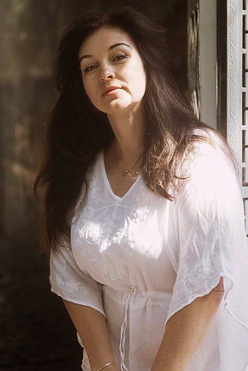 ID: 2405954,  Nina, 60