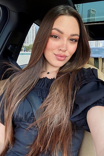 ID: 2406213,  Anna, 25