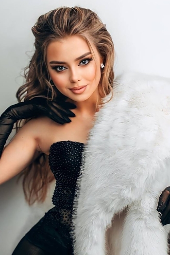 ID: 2408198,  Olga, 19