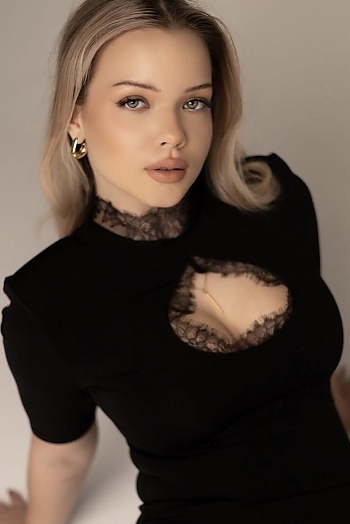 ID: 2408496,  Daria, 18