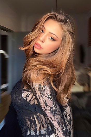 ID: 2410232,  Oleksandra, 23