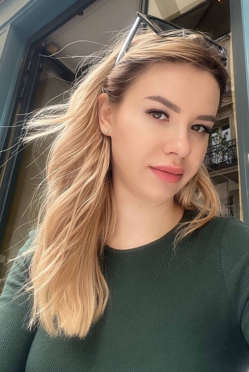 ID: 2410554,  Yulia, 29