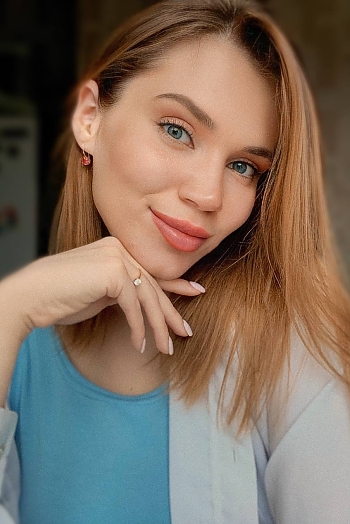 ID: 2412704,  Iryna, 28