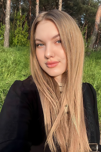 ID: 2414776,  Karolina, 23