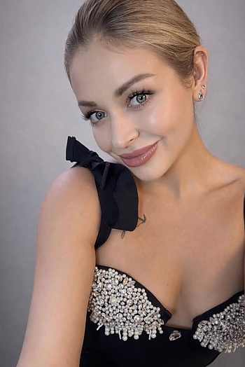 ID: 2414984,  Alina, 33