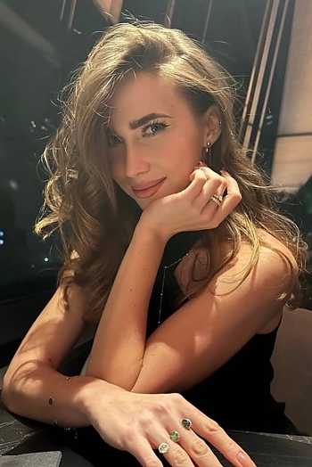 ID: 2415072,  Anna, 28