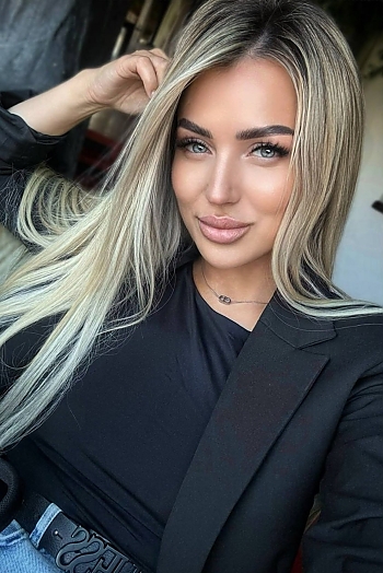 ID: 2415448,  Viktoriia, 38