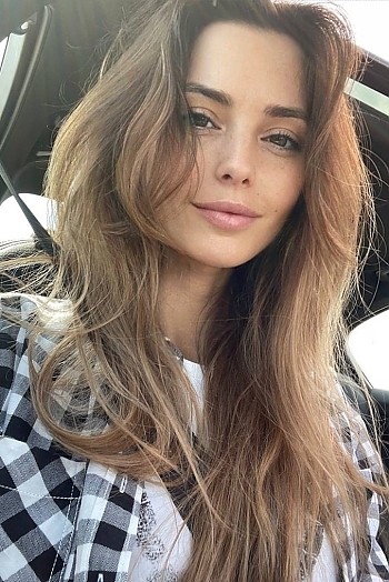 ID: 2416668,  Maria, 38