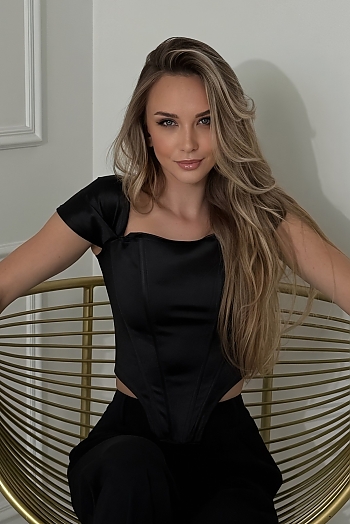 ID: 2417206,  Maria, 26