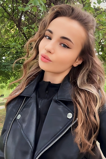 ID: 2417481,  Anastasiia, 21