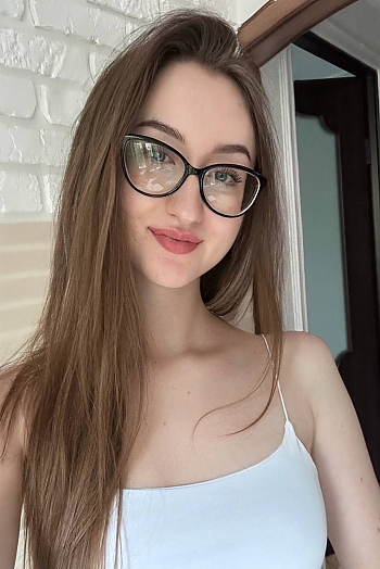 ID: 2419625,  Nadiya, 25