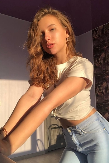 Ruslana, 27 years old from Ukraine, Khmelnytskyi