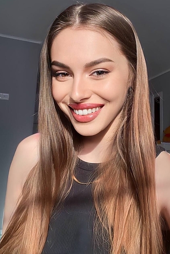 ID: 2421865,  Yuliia, 21