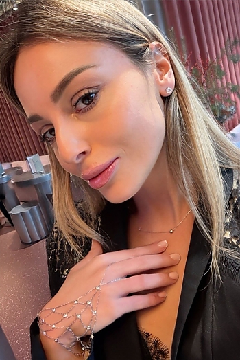 ID: 2422967,  Kristina, 36