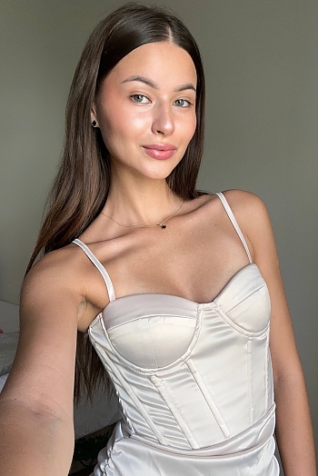 Olena, 23 years old from Ukraine, Kyiv