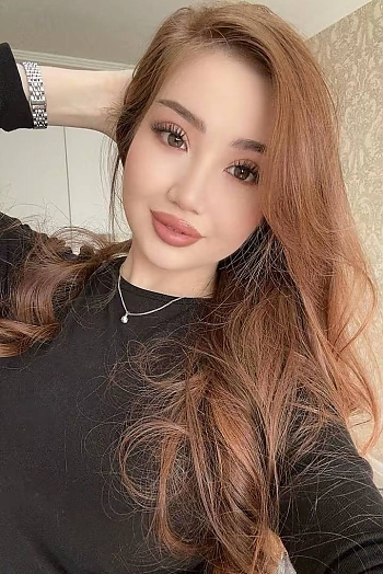 ID: 2424331,  Skhahnaz, 19