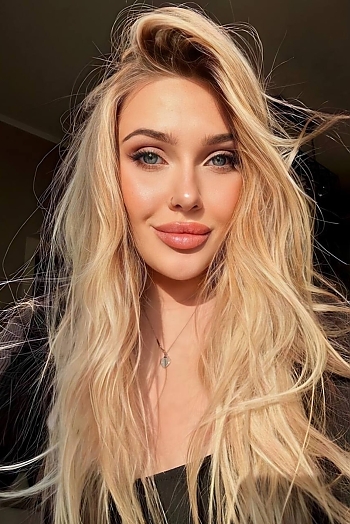 Yana, 30 years old from Canada, Toronto