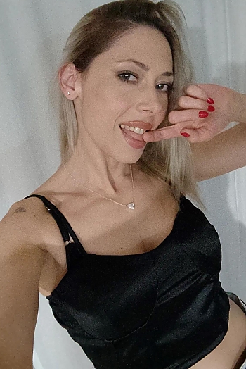 ID: 2429753,  Mirta, 41