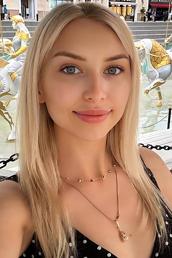 ID: 2430279,  Yulia, 27