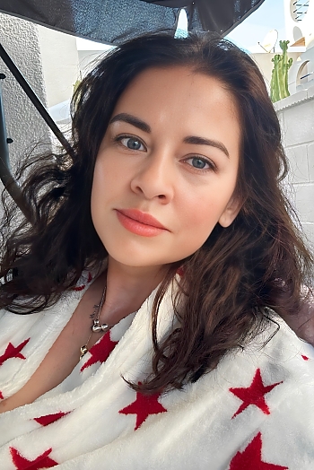 ID: 2430761,  Nadiya, 42