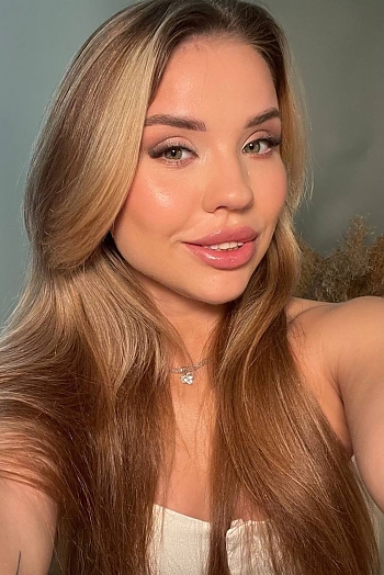 ID: 2430895,  Karina, 29