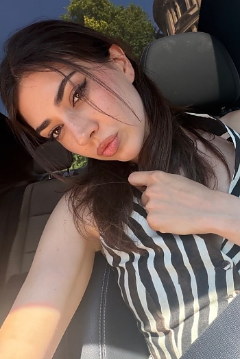 ID: 2431499,  Valeria, 31