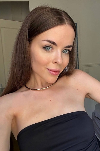 ID: 2432415,  Yulia, 28