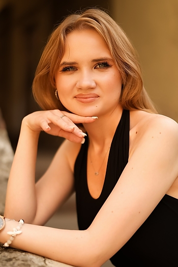 ID: 2433837,  Iryna, 20
