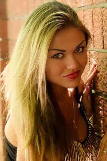 Anna, 32 years old from Ukraine, Mariupol, Donetsk region