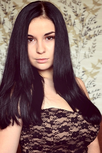 Natalia, 28 years old from Ukraine, Luhansk