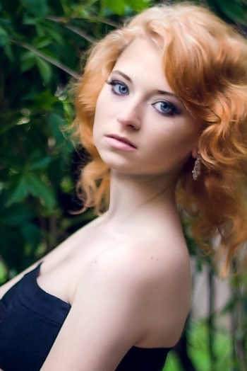 Irina, 27 years old from Ukraine, Nikopol