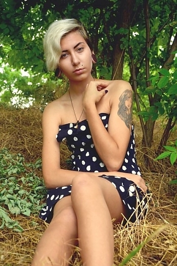 Anna, 31 years old from Ukraine, Mykolaiv