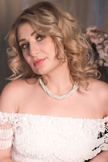 Lesia, 34 years old from Ukraine, Lvov