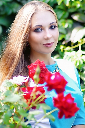 Olha, 28 years old from Ukraine, Kharkov