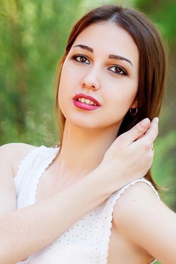 Alena, 29 years old from Ukraine, Kharkov