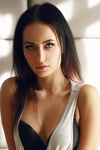 Leyla, 32 years old from Ukraine, Lugansk