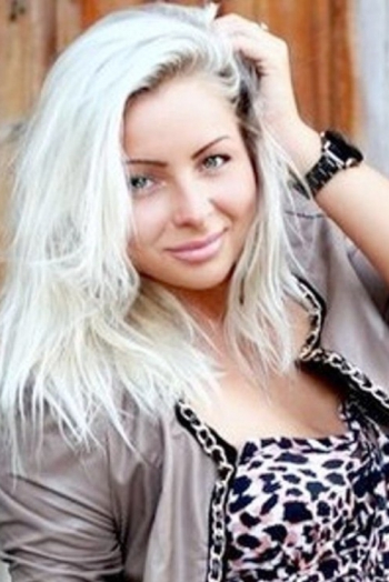 Julia, 32 years old from Ukraine, Lugansk