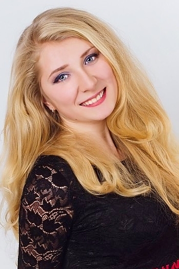 Elena, 27 years old from Ukraine, Feodosia