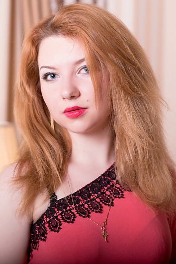 Irina, 31 years old from Ukraine, Lugansk