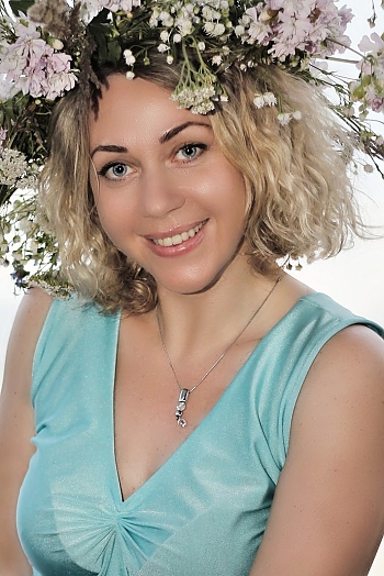 Karina, 44 years old from Ukraine, Kharkov